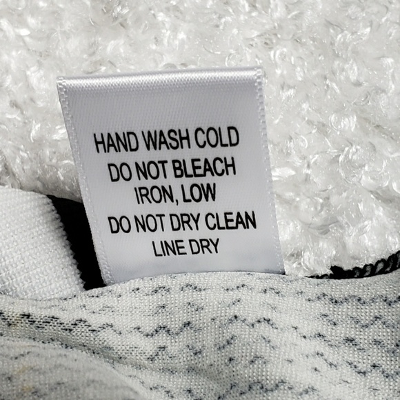 SALE!! Lightweight plaid bomber jacket. - Picture 4 of 8